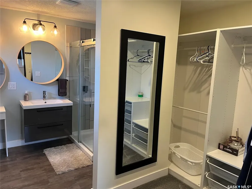 11 Plainsview Drive Regina SK S4S 6J2