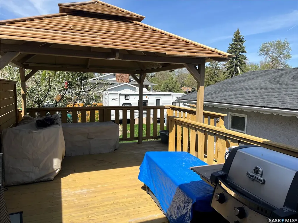 11 Plainsview Drive Regina SK S4S 6J2