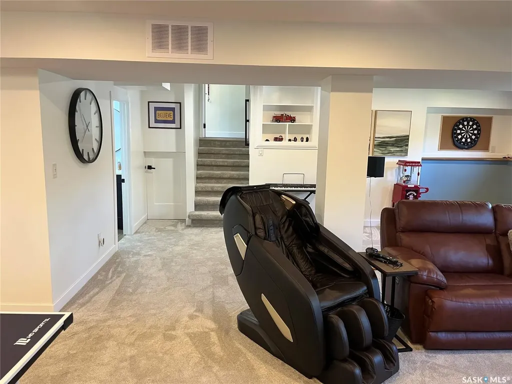 11 Plainsview Drive Regina SK S4S 6J2