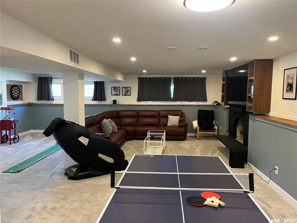 11 Plainsview Drive Regina SK S4S 6J2