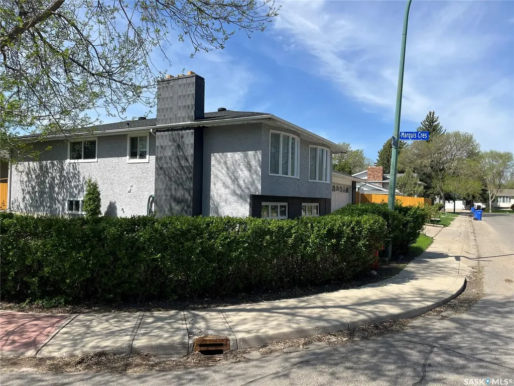 11 Plainsview Drive Regina SK S4S 6J2