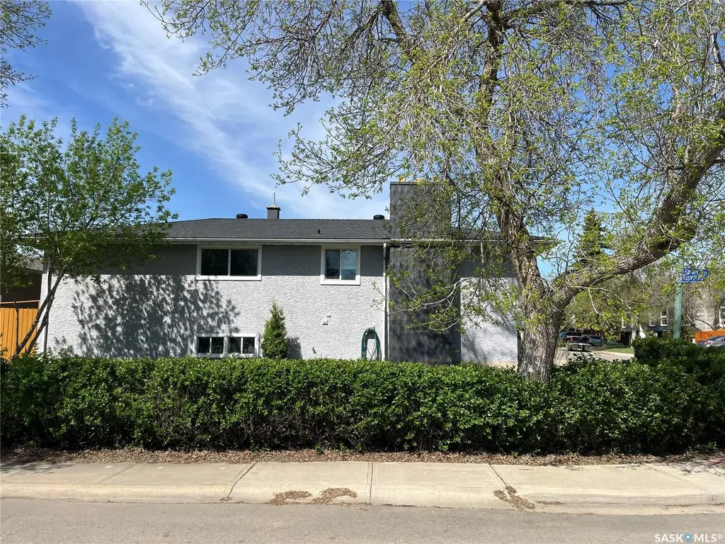 11 Plainsview Drive Regina SK S4S 6J2