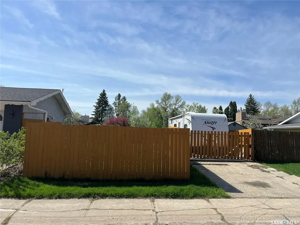 11 Plainsview Drive Regina SK S4S 6J2