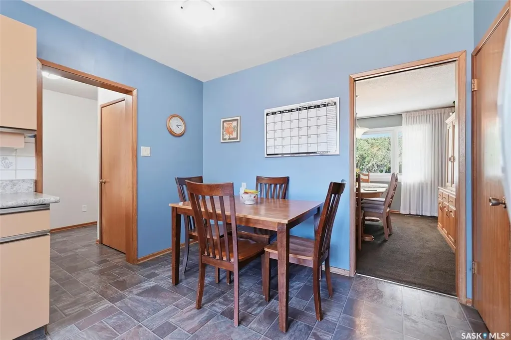 33 Sparling Crescent Saskatoon SK S7H 3M1