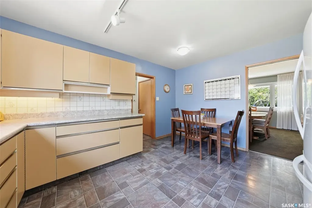 33 Sparling Crescent Saskatoon SK S7H 3M1
