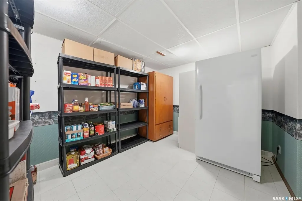 33 Sparling Crescent Saskatoon SK S7H 3M1