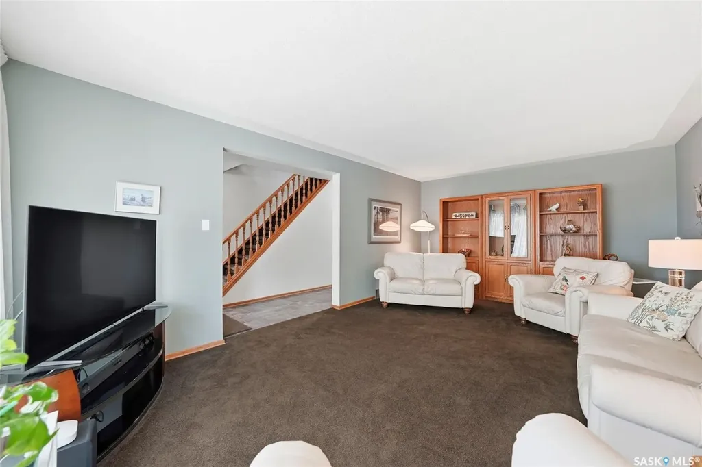 33 Sparling Crescent Saskatoon SK S7H 3M1