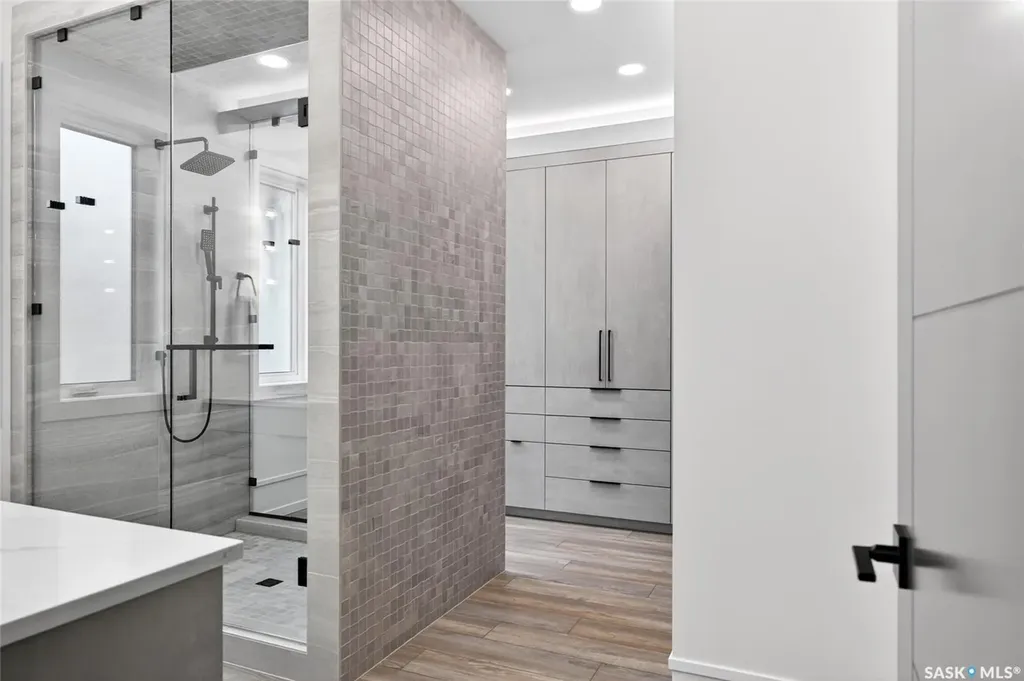 428 Woolf Bend Saskatoon SK S7W 1E5