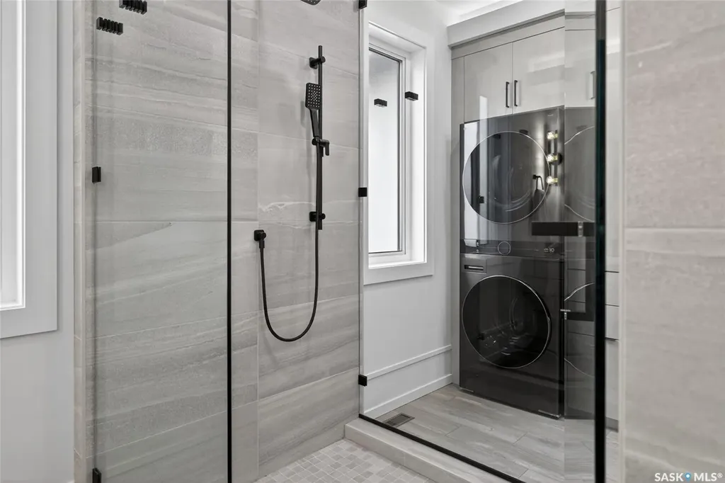 428 Woolf Bend Saskatoon SK S7W 1E5