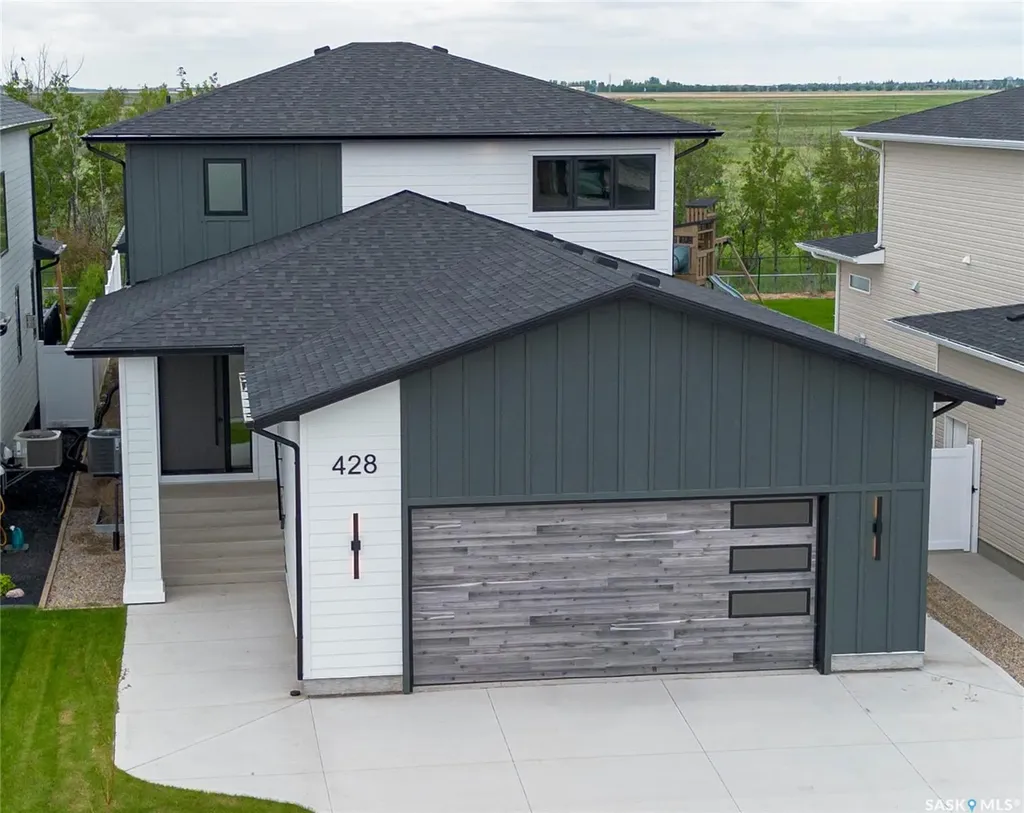 428 Woolf Bend Saskatoon SK S7W 1E5