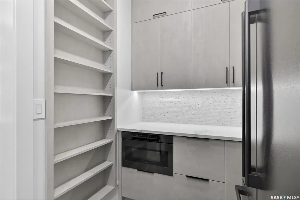 428 Woolf Bend Saskatoon SK S7W 1E5