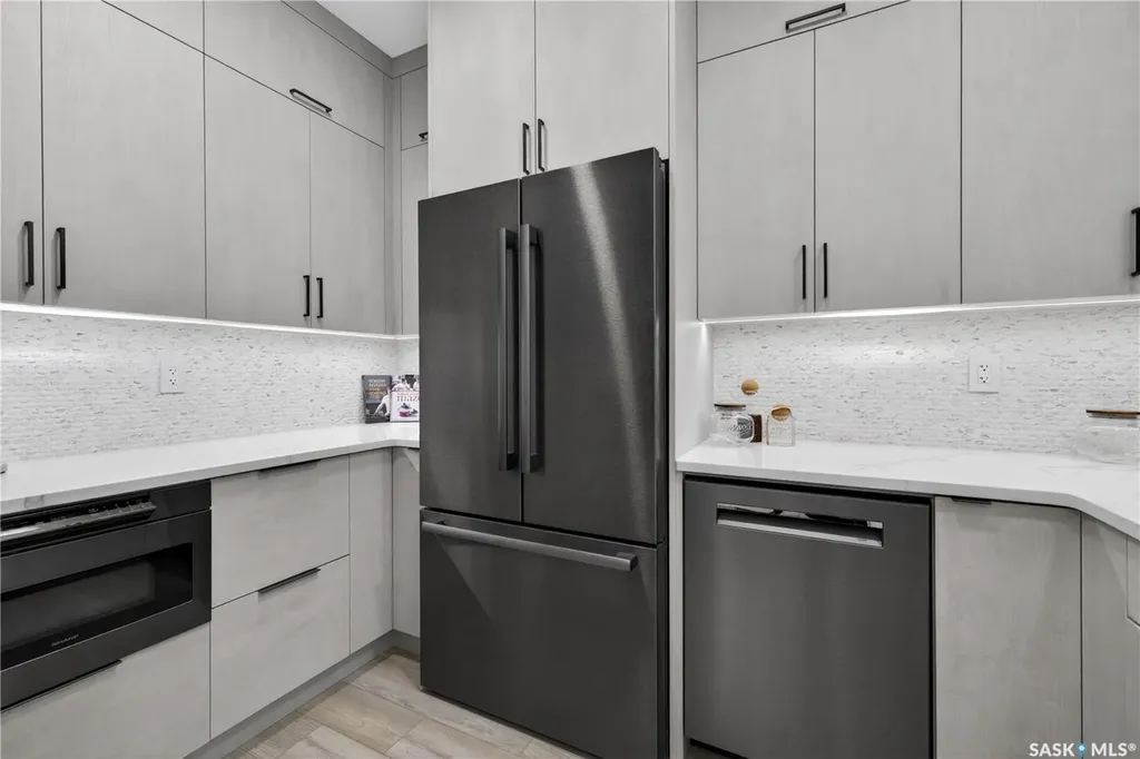 428 Woolf Bend Saskatoon SK S7W 1E5