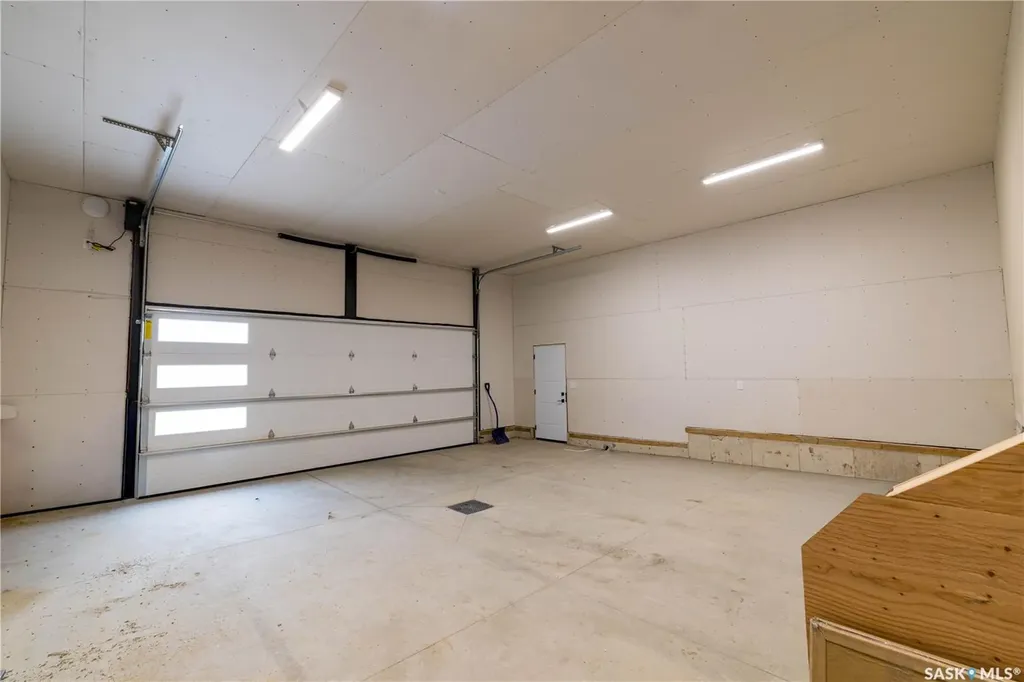 428 Woolf Bend Saskatoon SK S7W 1E5