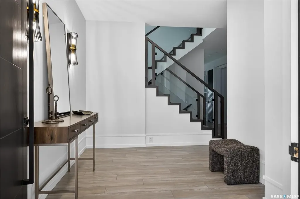 428 Woolf Bend Saskatoon SK S7W 1E5