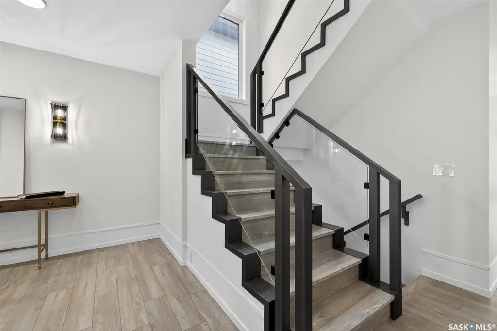428 Woolf Bend Saskatoon SK S7W 1E5