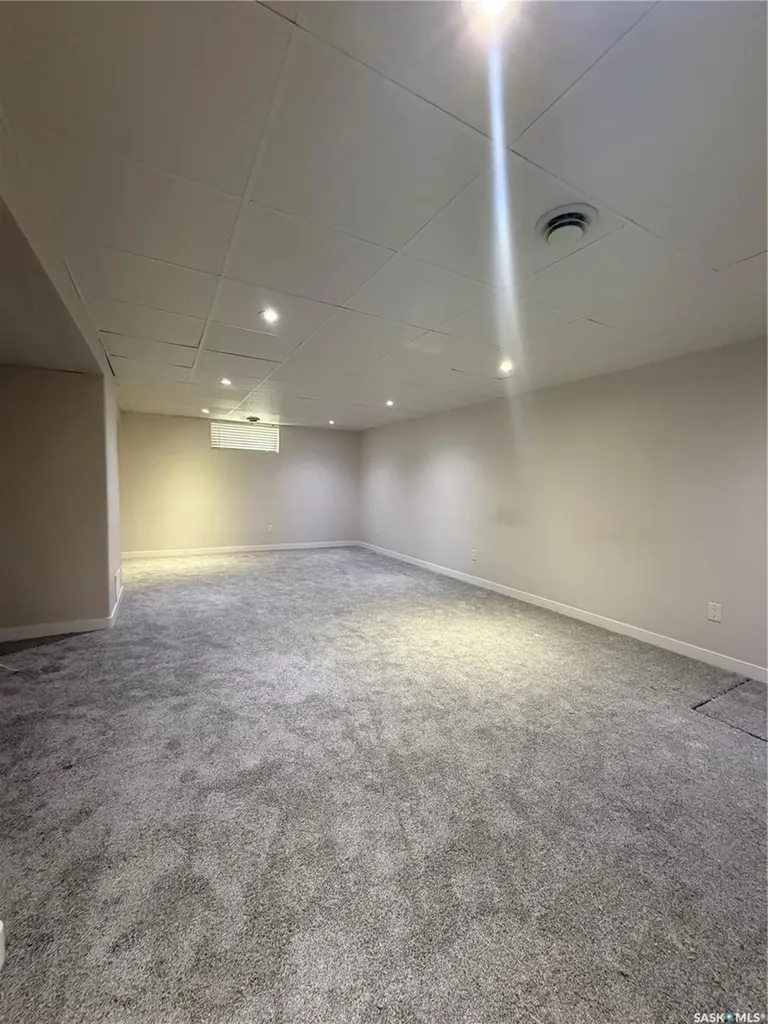 17 Anderson Avenue Regina SK S4S 4R3
