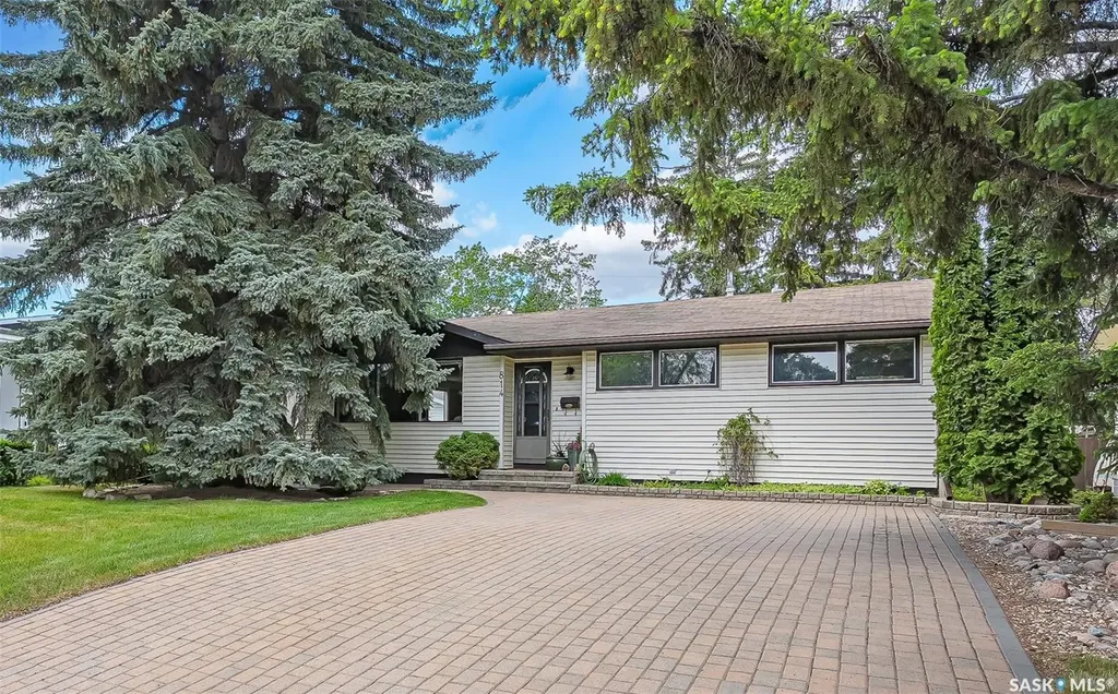 814 Arlington Avenue Saskatoon SK S7H 2X4