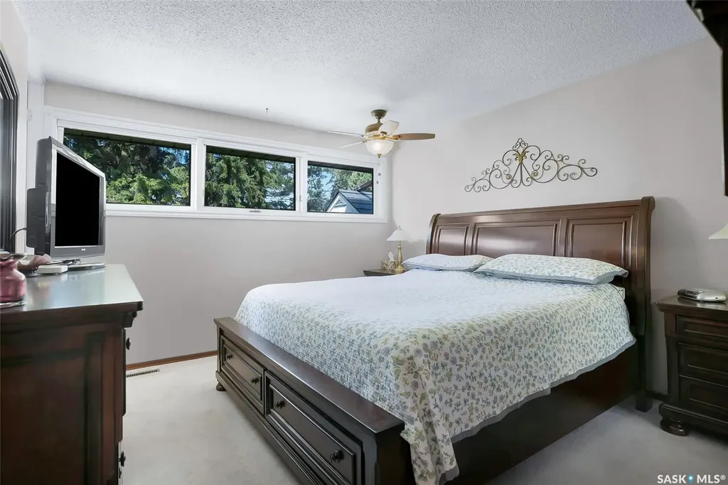 814 Arlington Avenue Saskatoon SK S7H 2X4