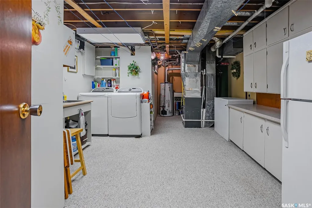814 Arlington Avenue Saskatoon SK S7H 2X4