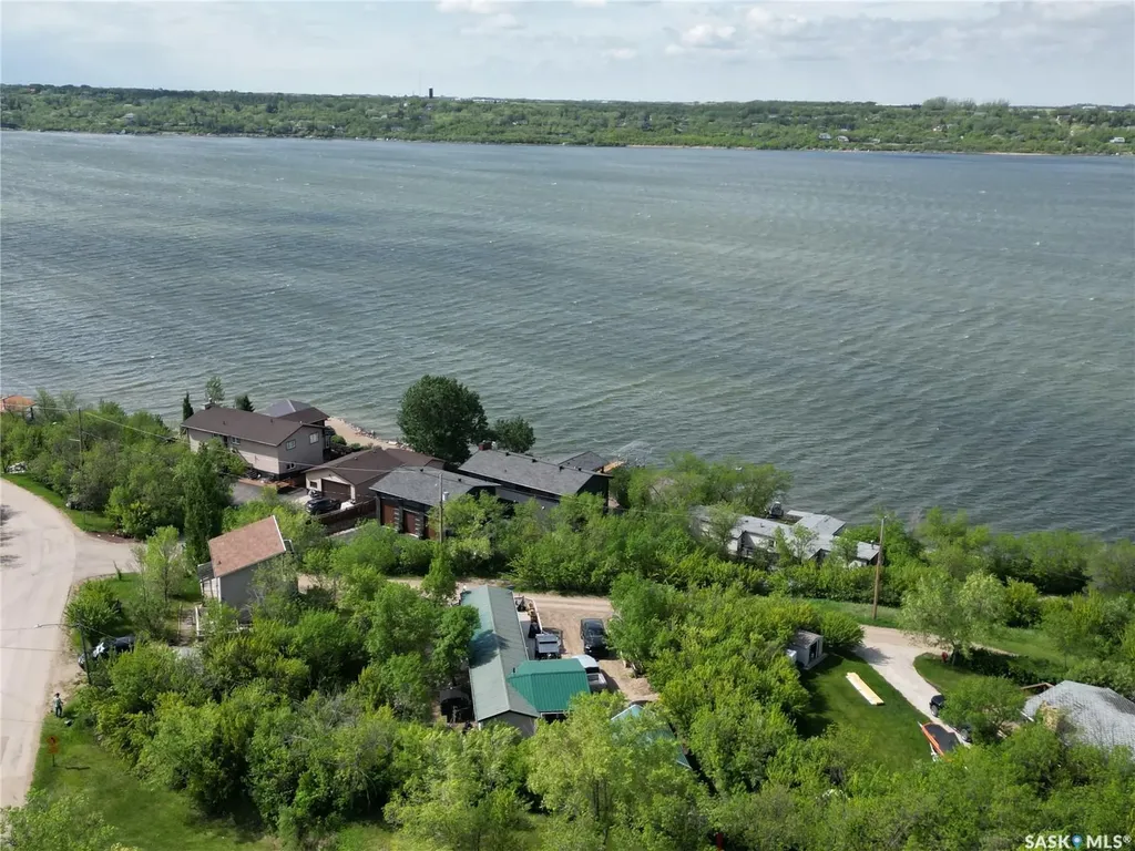 504 Lakeview Crescent Saskatchewan Beach SK S0K 4L0