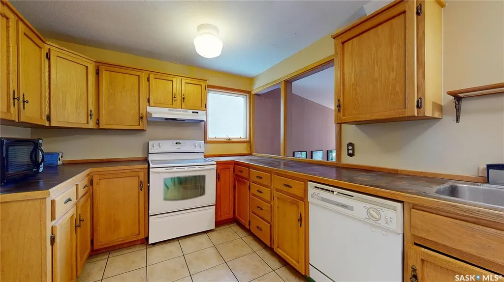 2879 Garnet Street Regina SK S4S 1X1