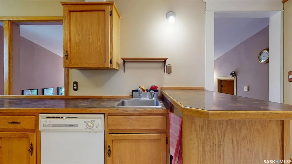 2879 Garnet Street Regina SK S4S 1X1