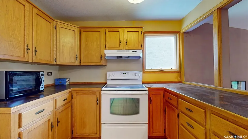 2879 Garnet Street Regina SK S4S 1X1
