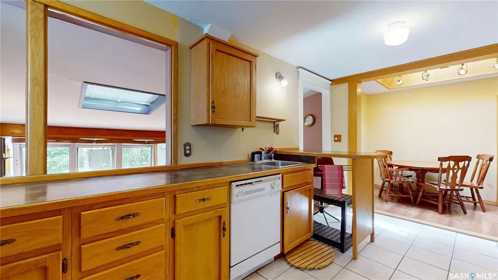 2879 Garnet Street Regina SK S4S 1X1