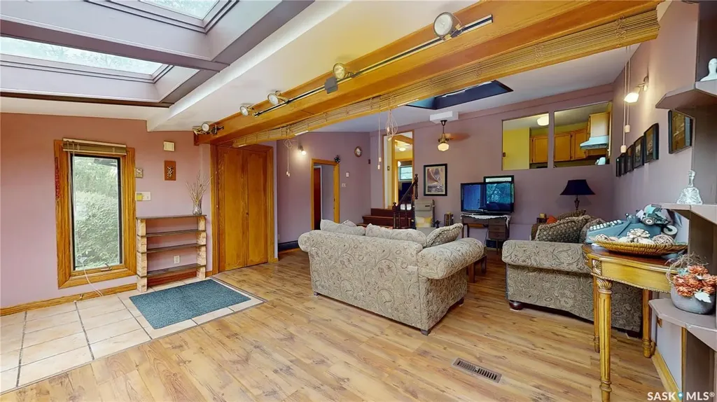 2879 Garnet Street Regina SK S4S 1X1