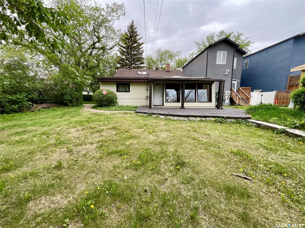 2879 Garnet Street Regina SK S4S 1X1