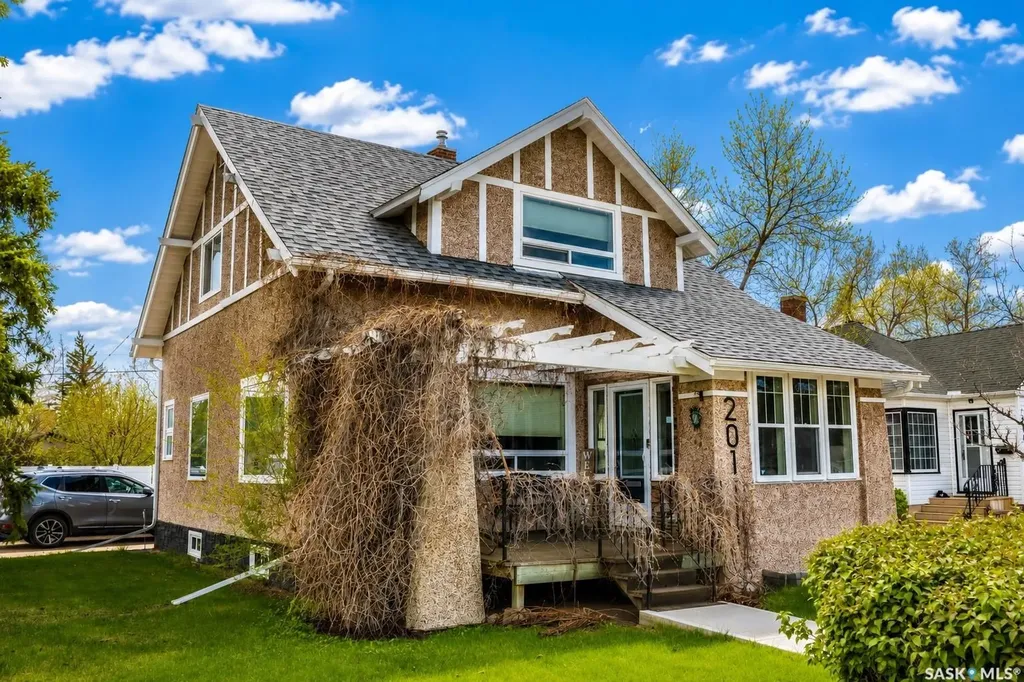 201 Athabasca Street W Moose Jaw SK S6H 2B8