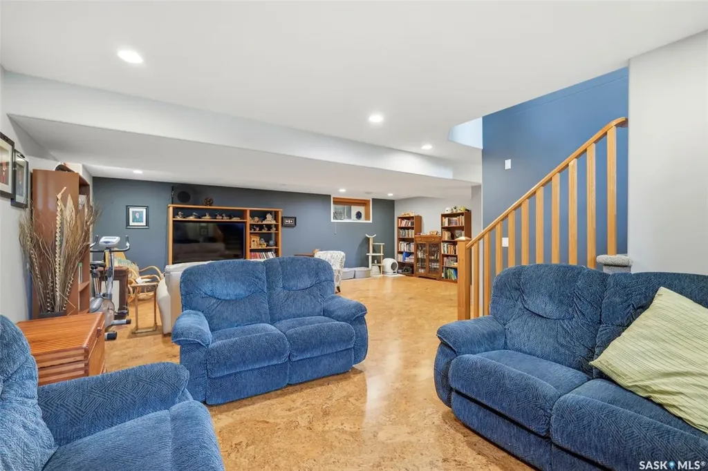 511 Peters Cove Saskatoon SK S7N 4T5