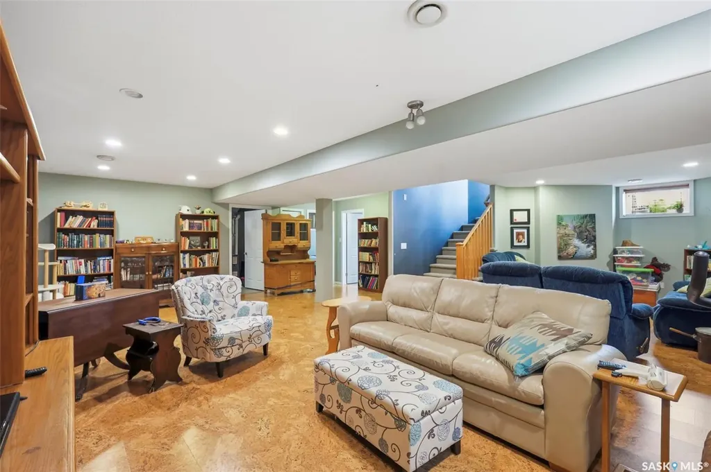 511 Peters Cove Saskatoon SK S7N 4T5