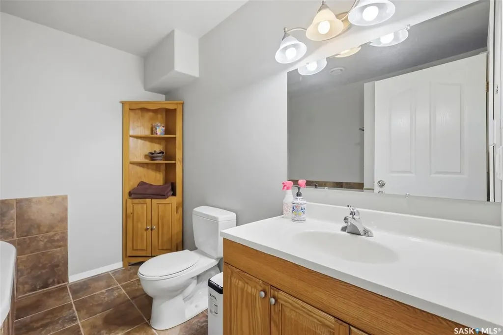 511 Peters Cove Saskatoon SK S7N 4T5