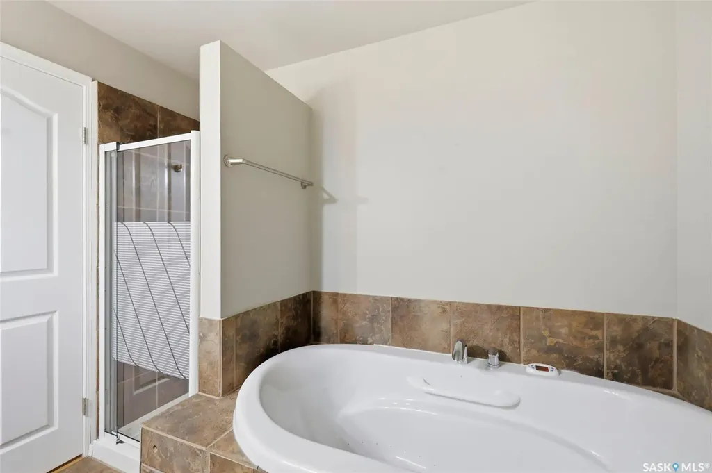 511 Peters Cove Saskatoon SK S7N 4T5