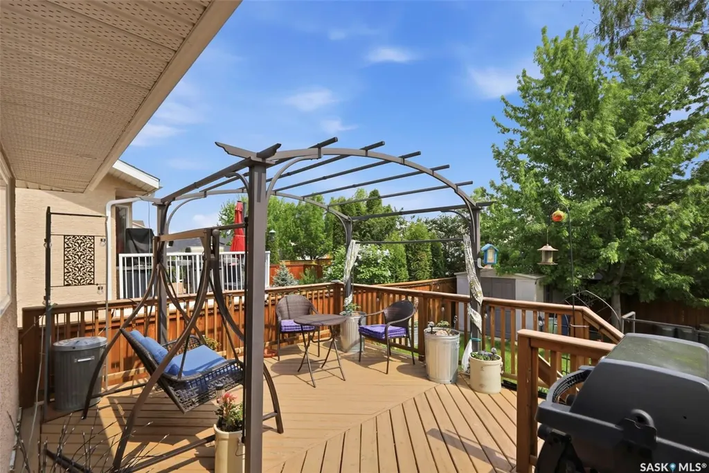 511 Peters Cove Saskatoon SK S7N 4T5