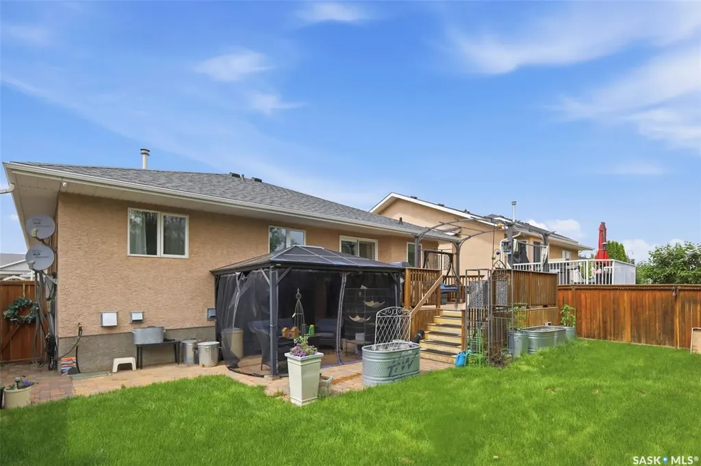 511 Peters Cove Saskatoon SK S7N 4T5