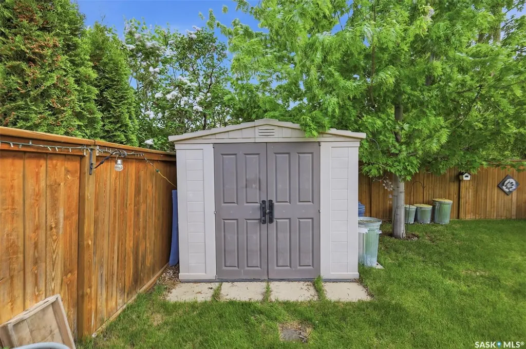 511 Peters Cove Saskatoon SK S7N 4T5