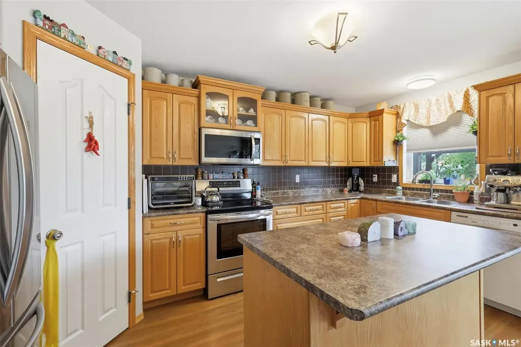 511 Peters Cove Saskatoon SK S7N 4T5
