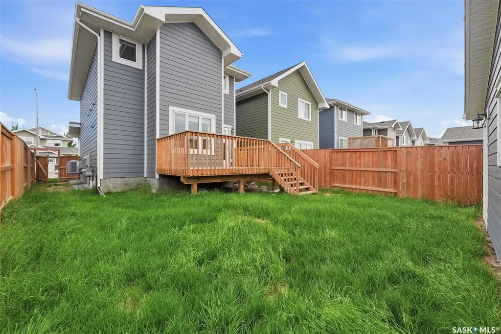 139 Stilling Mews Saskatoon SK S7V 0P4