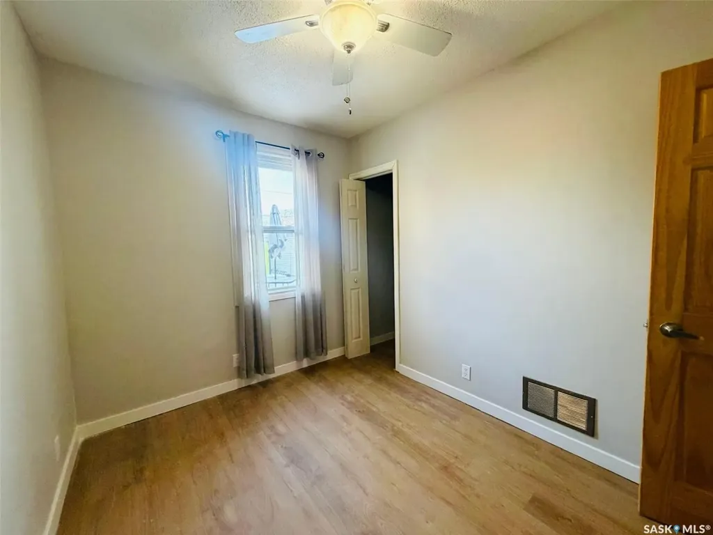1035 Wallace Street Regina SK S4N 3Y7