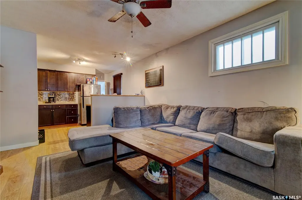 1035 Wallace Street Regina SK S4N 3Y7