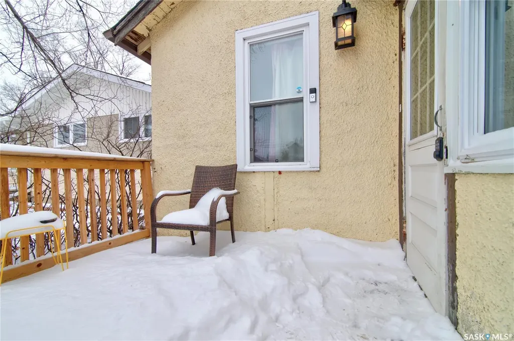 1035 Wallace Street Regina SK S4N 3Y7