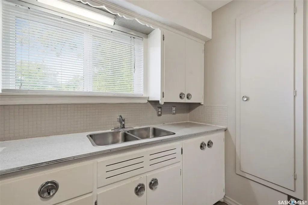306 108th Street W Saskatoon SK S7N 1P8