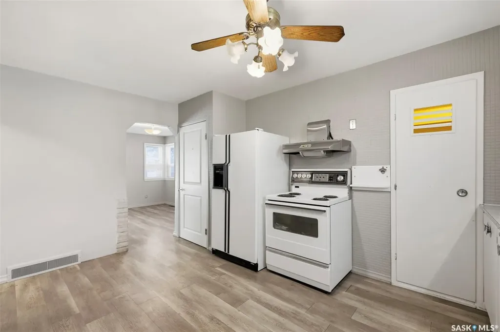 306 108th Street W Saskatoon SK S7N 1P8