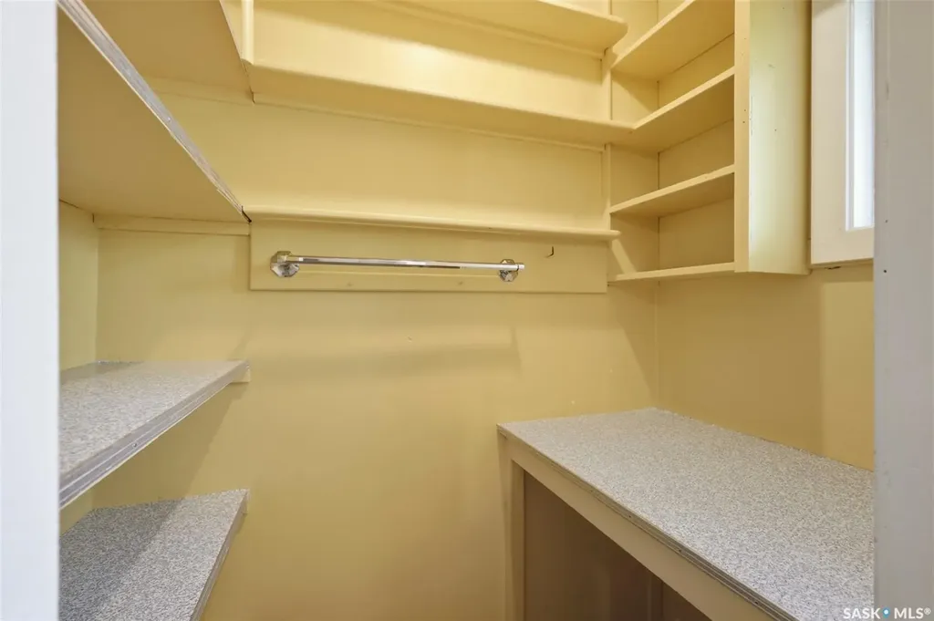 306 108th Street W Saskatoon SK S7N 1P8