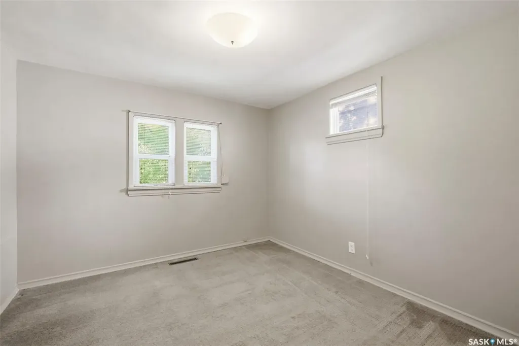 306 108th Street W Saskatoon SK S7N 1P8