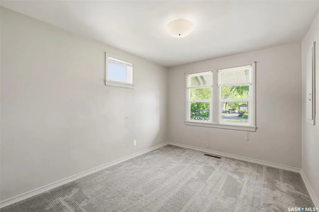 306 108th Street W Saskatoon SK S7N 1P8