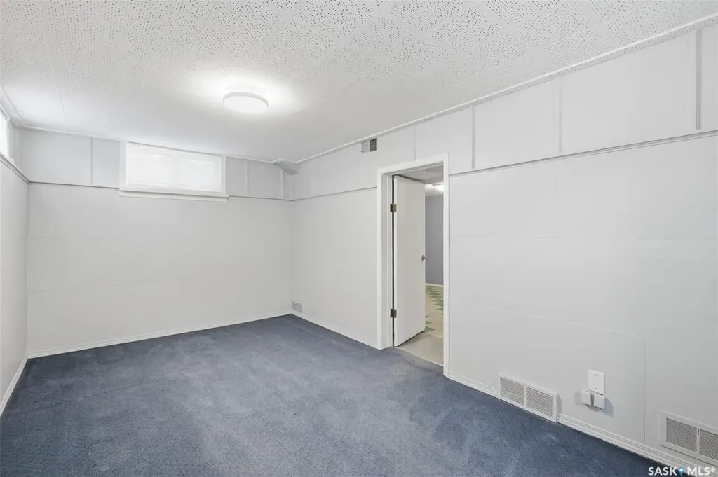 306 108th Street W Saskatoon SK S7N 1P8