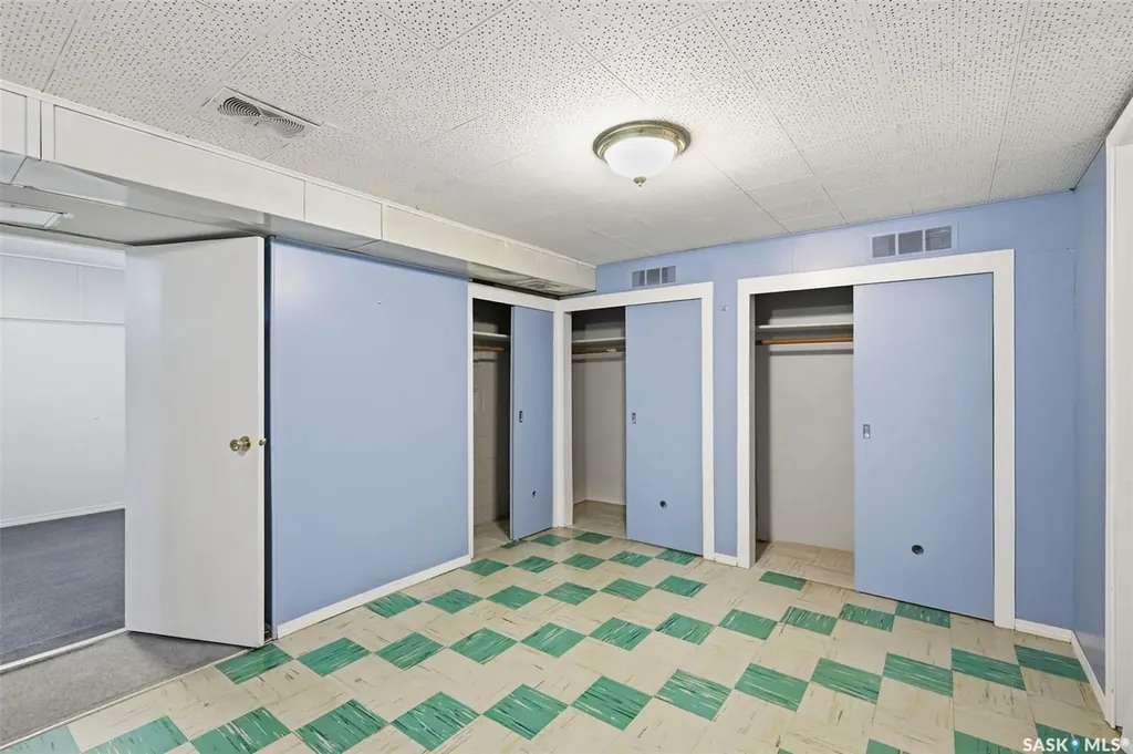 306 108th Street W Saskatoon SK S7N 1P8